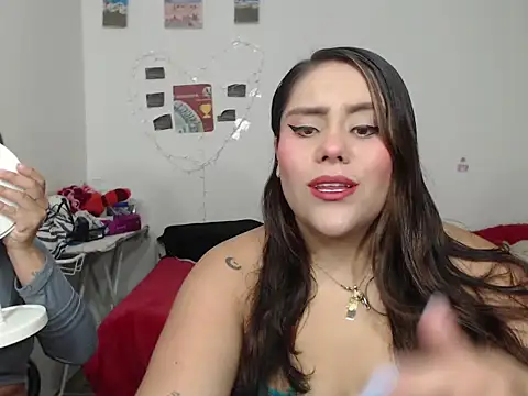 nicky andcamil online show from November 18, 2025, 11:15 pm