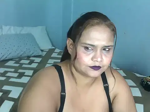 clover cams1874 online show from September 11, 2025, 11:21 am