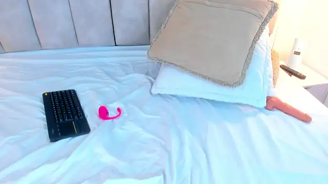 Sofiia Rossee  online show from March 14, 2025, 11:32 pm