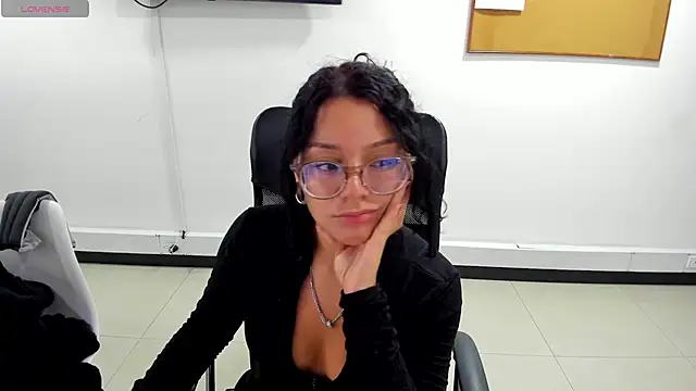 jenn cg online show from March 28, 2026, 12:43 am