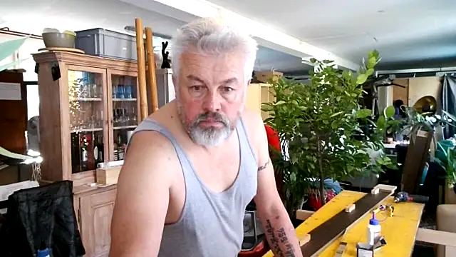 Berg Boy online show from October 31, 2025, 9:32 am