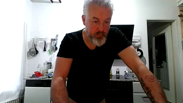 Snapshot of Berg_Boy chatting on February 11, 2026, 7:35 am Berg Boy online show from February 11, 2026, 7:35 am