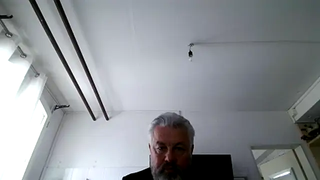 Snapshot of Berg_Boy chatting on February 18, 2026, 12:45 pm Berg Boy online show from February 18, 2026, 12:45 pm