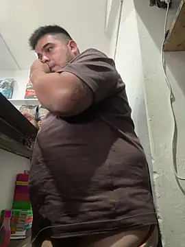 Snapshot of elninio_poya chatting on December 4, 2025, 8:06 pm elninio poya online show from December 4, 2025, 8:06 pm