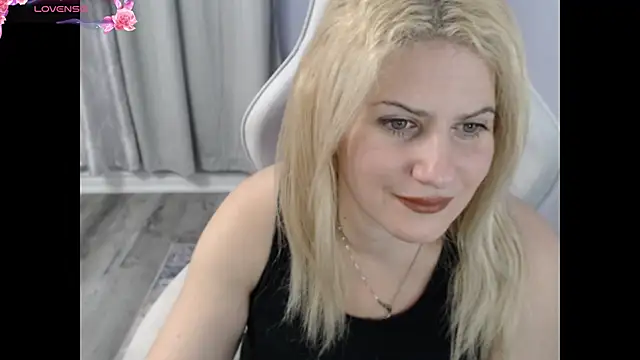 BellaStar84 online show from November 17, 2025, 12:22 pm