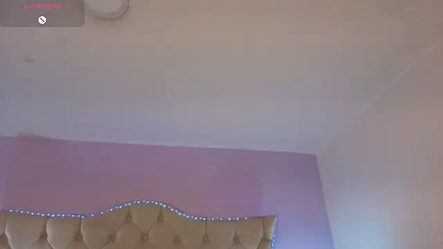 CarolineNasty online show from November 6, 2025, 8:43 pm