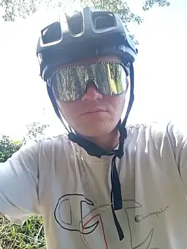 JuanMaty online show from November 17, 2025, 5:41 pm