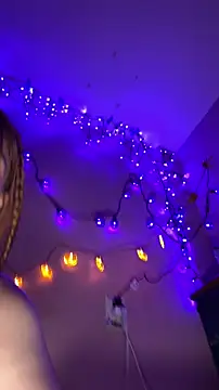 Snapshot of LoganPeny chatting on October 22, 2025, 6:46 am LoganPeny online show from October 22, 2025, 6:46 am