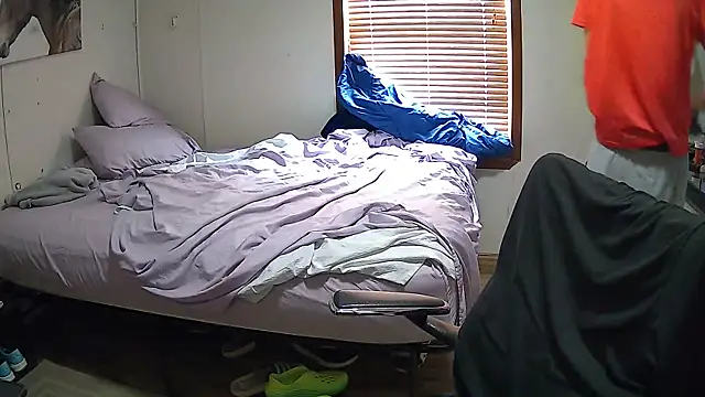 Snapshot of Muffdiver718 chatting on March 14, 2025, 5:24 pm Muffdiver718 online show from March 14, 2025, 5:24 pm