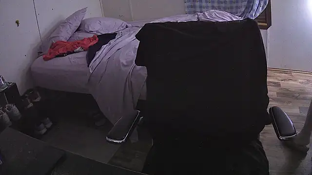 Snapshot of Muffdiver718 chatting on March 20, 2025, 10:32 am Muffdiver718 online show from March 20, 2025, 10:32 am