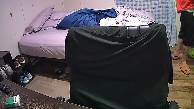 Snapshot of Muffdiver718 chatting on March 21, 2025, 12:07 am Muffdiver718 online show from March 21, 2025, 12:07 am