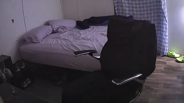 Snapshot of Muffdiver718 chatting on March 21, 2025, 9:56 am Muffdiver718 online show from March 21, 2025, 9:56 am