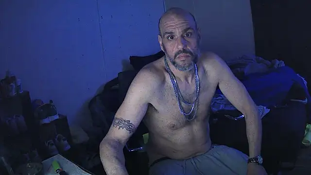 Snapshot of Muffdiver718 chatting on January 12, 2026, 9:14 am Muffdiver718 online show from January 12, 2026, 9:14 am