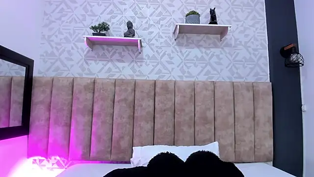 MelinaCruz online show from March 22, 2025, 11:42 am