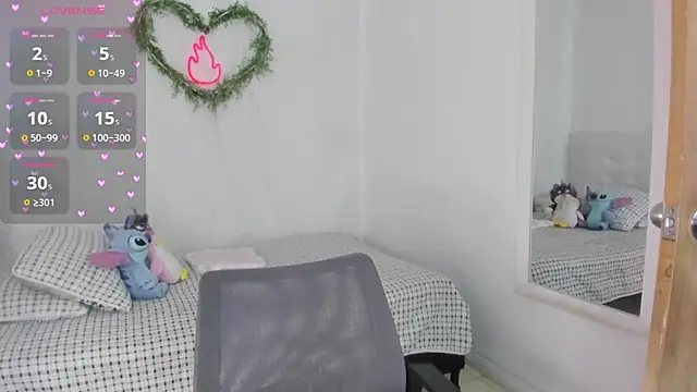 Brithanycullen online show from April 13, 2026, 2:33 pm