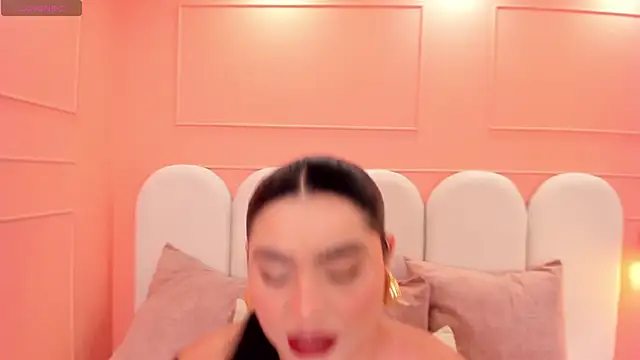 eva sainnt online show from November 11, 2025, 2:55 am