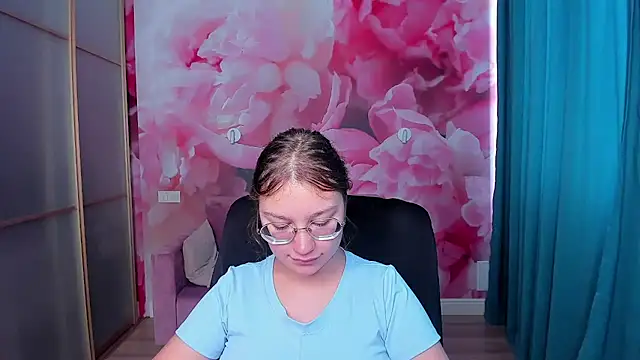 AngelinaLow online show from September 23, 2025, 11:24 am