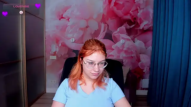 AngelinaLow online show from November 28, 2025, 12:30 pm