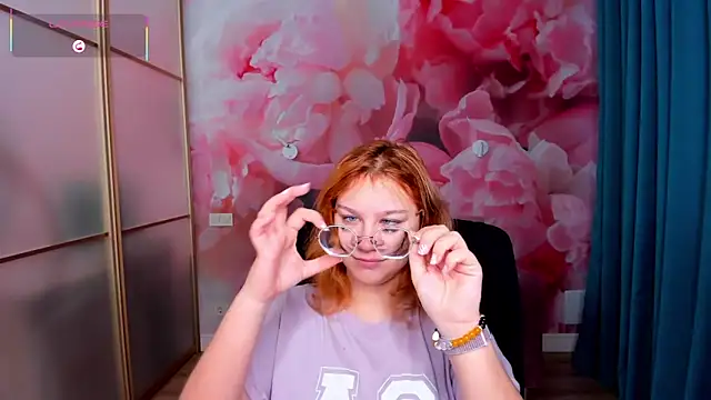 AngelinaLow online show from December 20, 2025, 6:31 am