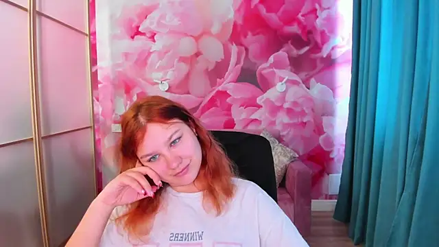 AngelinaLow online show from June 6, 2026, 11:26 am