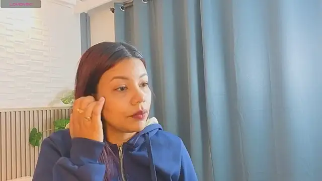 TiffanyWalk online show from April 14, 2026, 12:22 pm