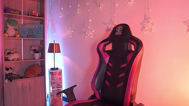 Madison Mayer online show from March 25, 2026, 12:44 pm