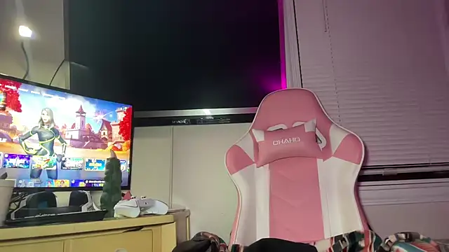 Snapshot of SpaceCowWhore chatting on September 29, 2025, 11:53 pm SpaceCowWhore online show from September 29, 2025, 11:53 pm