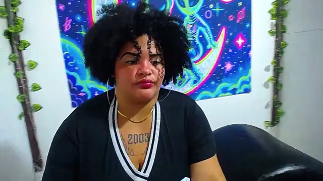 latina bigboos25 online show from January 10, 2026, 1:29 am