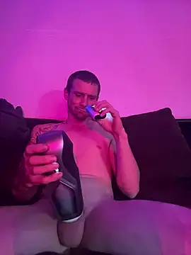 Snapshot of Stillhard8925 chatting on October 22, 2025, 4:35 am Stillhard8925 online show from October 22, 2025, 4:35 am