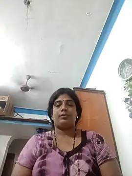 kissmetha online show from October 2, 2025, 9:49 am