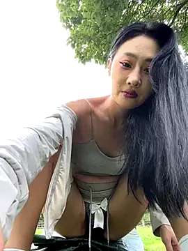 linger-23 online show from September 12, 2025, 6:35 am