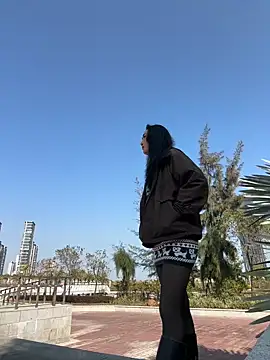 linger-23 online show from January 13, 2026, 6:29 am