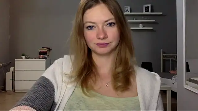 MillieShow online show from November 3, 2025, 10:42 pm