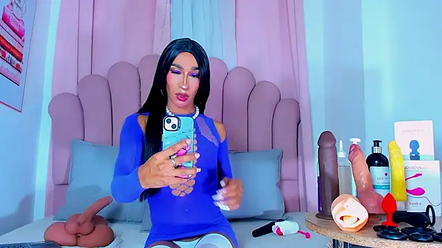 NicoleMadrird online show from June 4, 2026, 1:50 pm