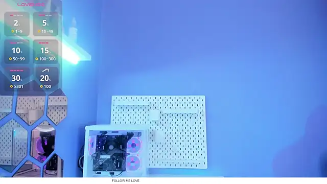 Alice 26  online show from November 11, 2025, 1:55 pm