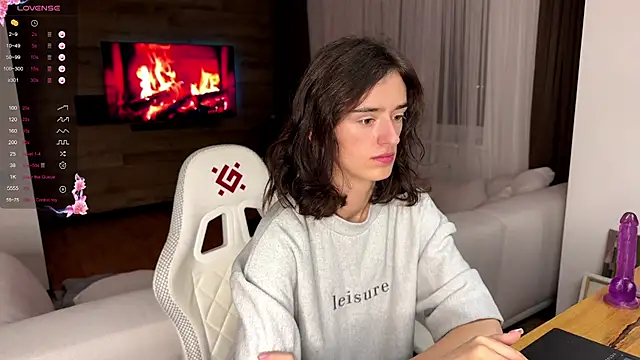 TwinTemptations online show from October 9, 2025, 6:17 pm