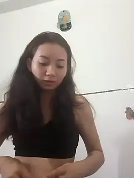 lola3baby online show from March 21, 2025, 3:24 pm