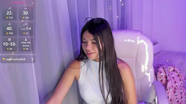 Pretty Johnson  online show from November 12, 2025, 11:32 am