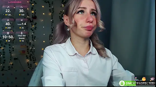 Mia  Kitty online show from September 22, 2025, 11:45 am