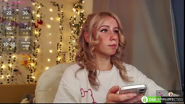 Mia  Kitty online show from September 26, 2025, 6:45 pm