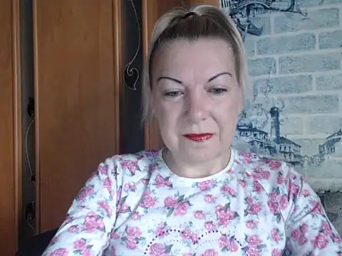 Snapshot of Lillia_Ray chatting on May 14, 2026, 7:15 am Lillia Ray online show from May 14, 2026, 7:15 am