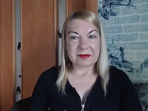 Snapshot of Lillia_Ray chatting on May 18, 2026, 7:47 am Lillia Ray online show from May 18, 2026, 7:47 am