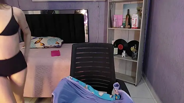 sweet c4ndy online show from October 30, 2025, 1:18 am