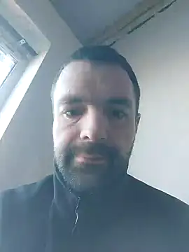 Snapshot of MaksDzubaV chatting on March 20, 2025, 6:19 am MaksDzubaV online show from March 20, 2025, 6:19 am