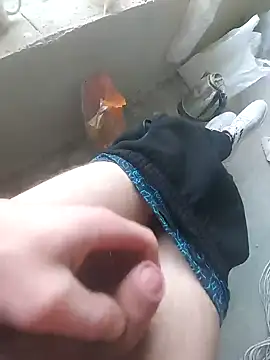 Snapshot of MaksDzubaV chatting on March 22, 2025, 12:57 pm MaksDzubaV online show from March 22, 2025, 12:57 pm