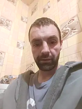 Snapshot of MaksDzubaV chatting on October 25, 2025, 7:08 pm MaksDzubaV online show from October 25, 2025, 7:08 pm