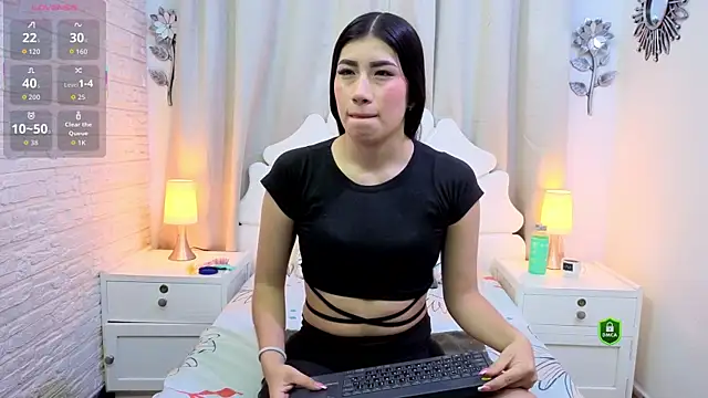 Lili Opal online show from February 13, 2026, 12:12 pm