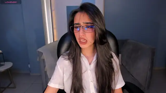 LarisaSmirnov online show from October 3, 2025, 4:20 am