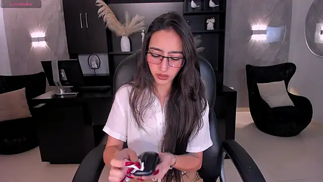 LarisaSmirnov online show from January 12, 2026, 5:12 am