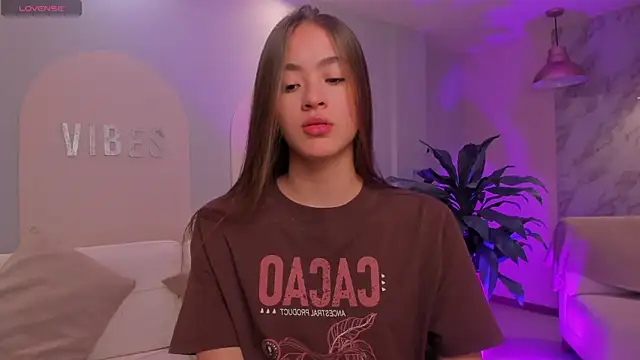 MaiaCollins online show from September 30, 2025, 6:13 pm